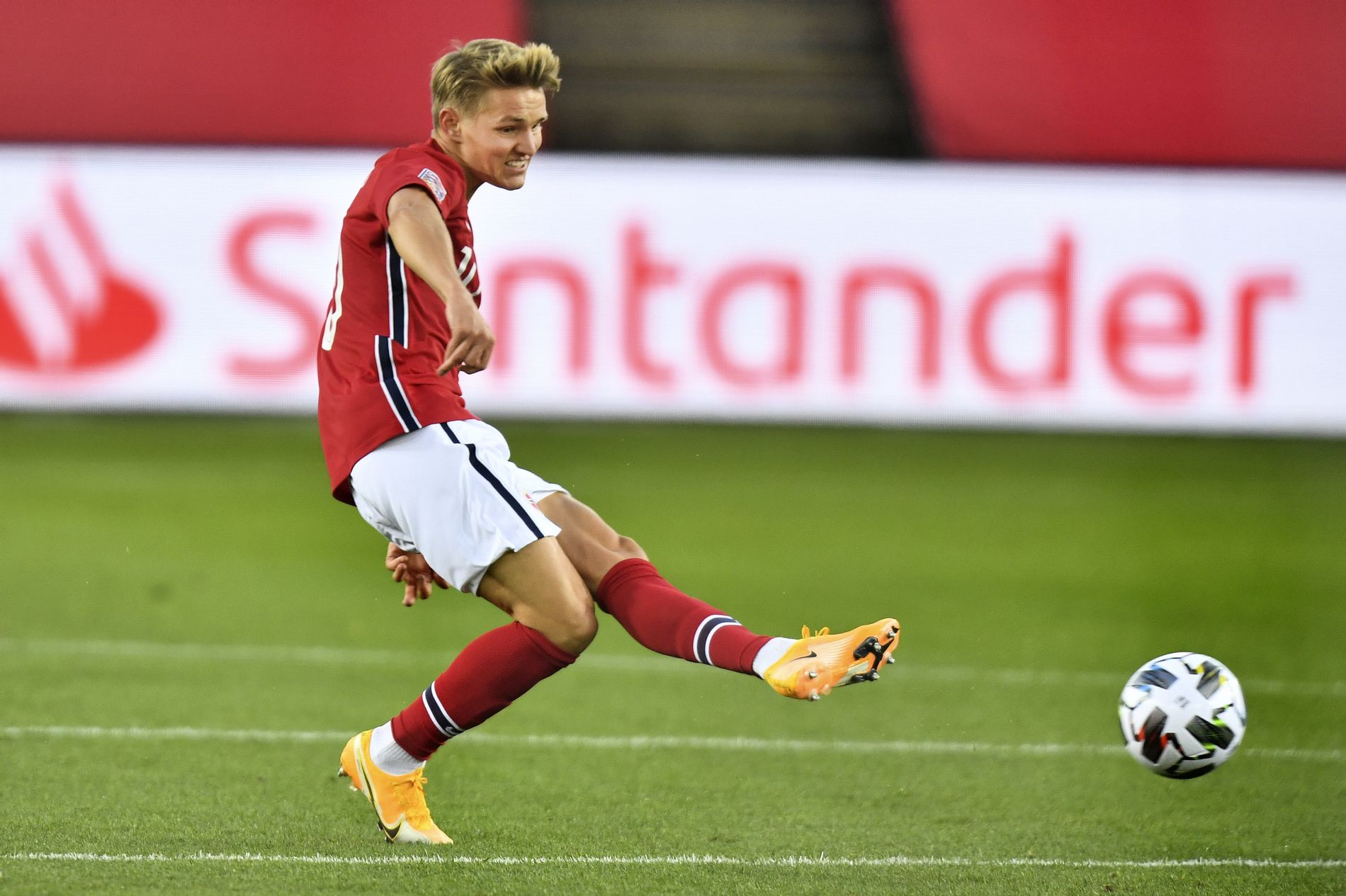 Новость на сайте FondoRuso.ru /assets/img//news/2020/2020-10-15-50-odegaard.jpg