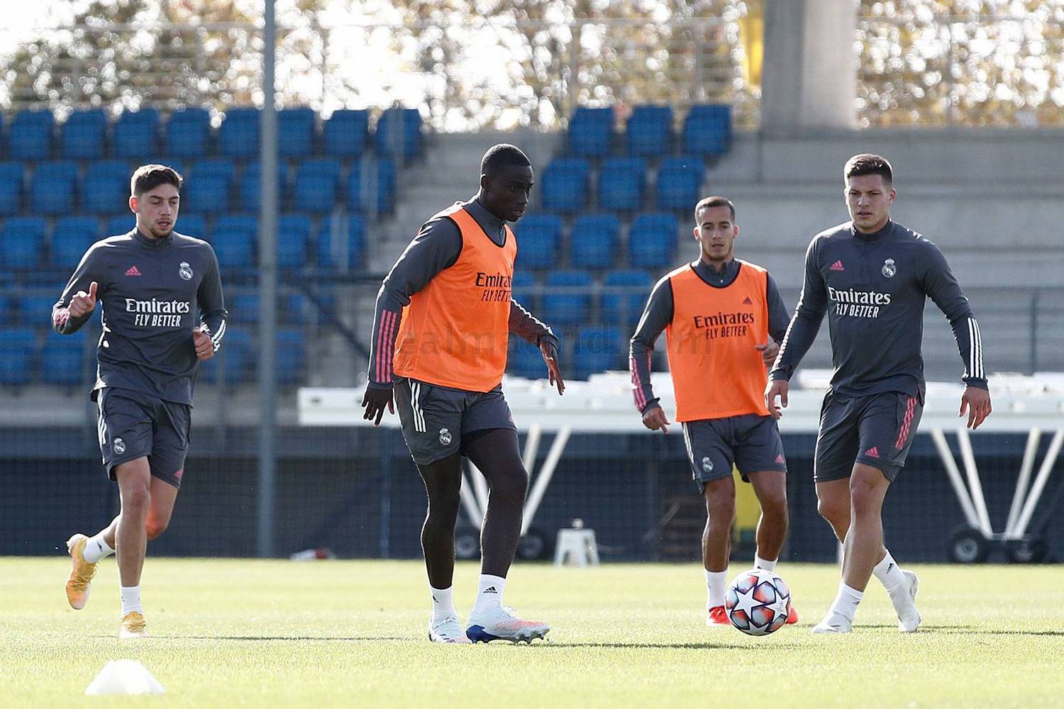 Новость на сайте FondoRuso.ru /assets/img//news/2020/2020-10-18-57-trainingsession.jpg