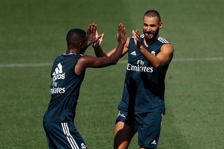 Новость на сайте FondoRuso.ru /assets/img//news/2020/2020-10-28-39-benzema-vinicius.jpg