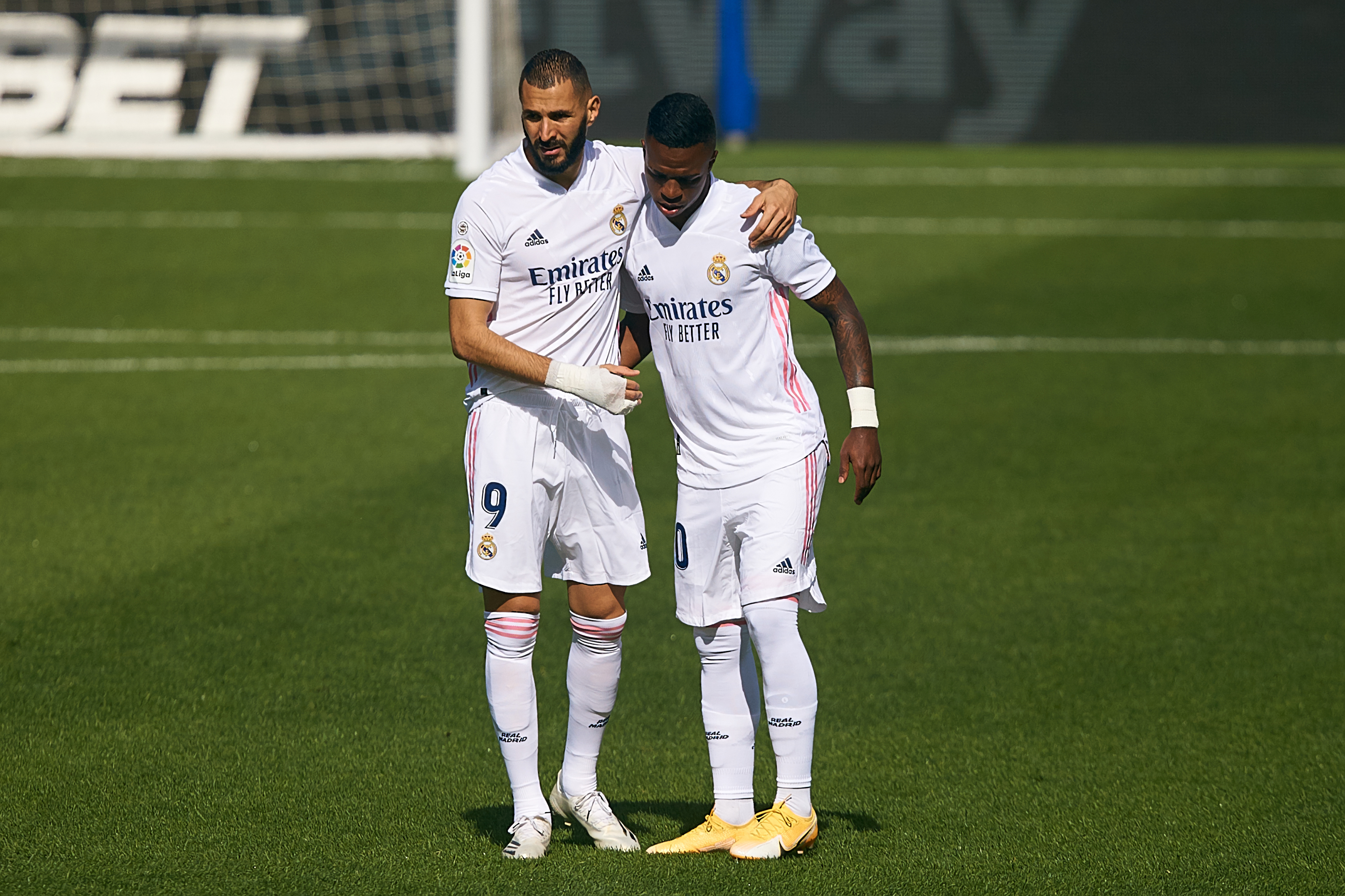 Новость на сайте FondoRuso.ru /assets/img//news/2020/2020-10-30-46-benzemavinicius.jpg