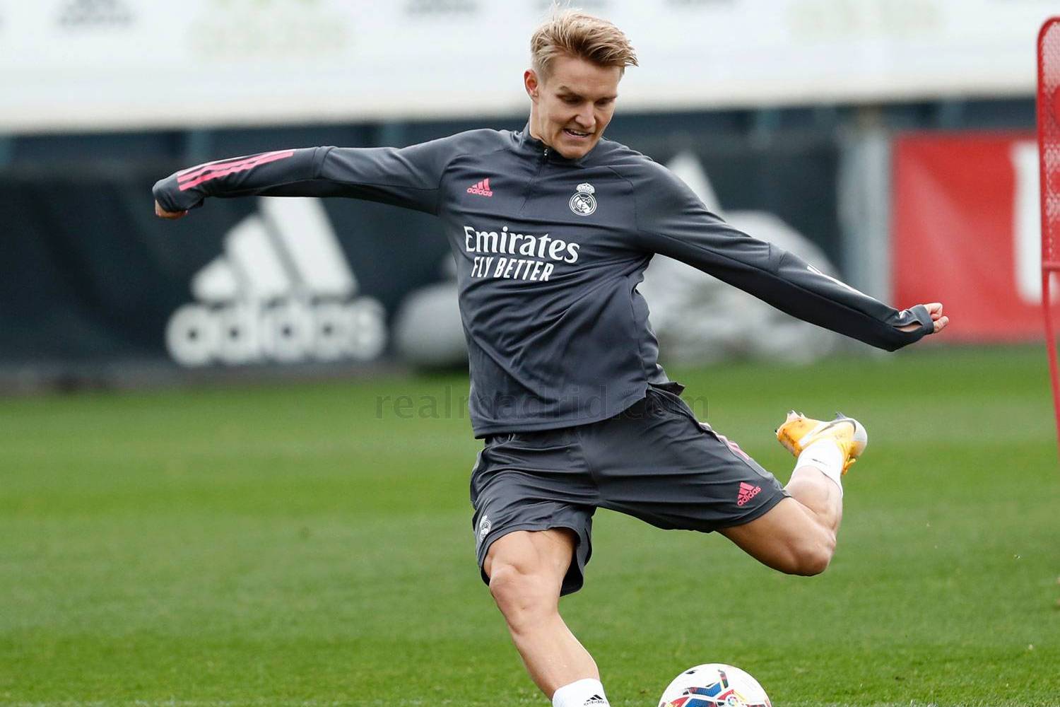 Новость на сайте FondoRuso.ru /assets/img//news/2020/2020-11-07-25-odegaard.jpg