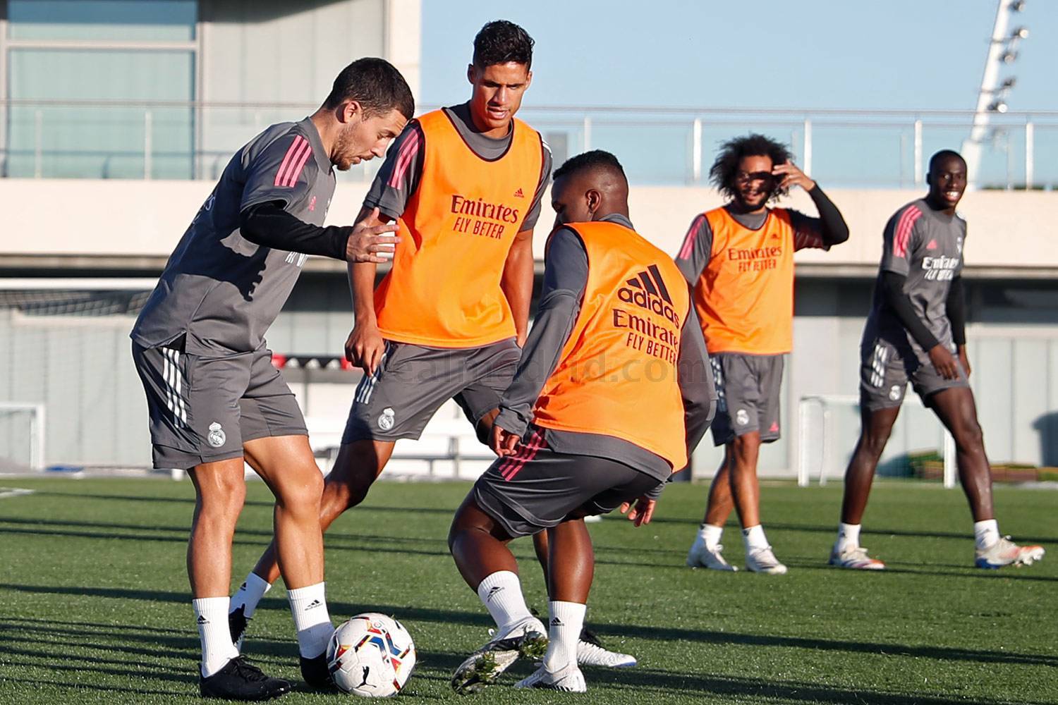 Новость на сайте FondoRuso.ru /assets/img//news/2020/2020-11-20-34-entrenamiento.jpg