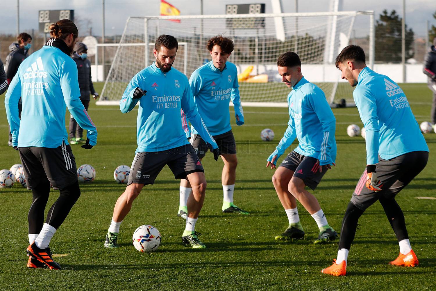 Новость на сайте FondoRuso.ru /assets/img//news/2020/2020-12-04-27-entrenamiento.jpg