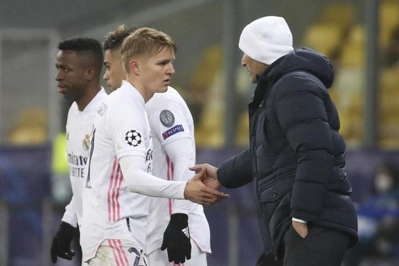 Новость на сайте FondoRuso.ru /assets/img//news/2021/2021-01-15-34-odegaard.jpg