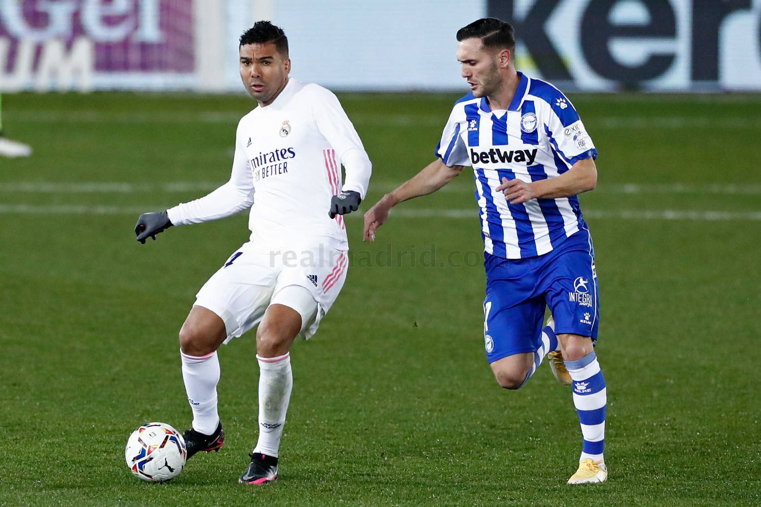 Новость на сайте FondoRuso.ru /assets/img//news/2021/2021-01-24-53-casemiro.jpg