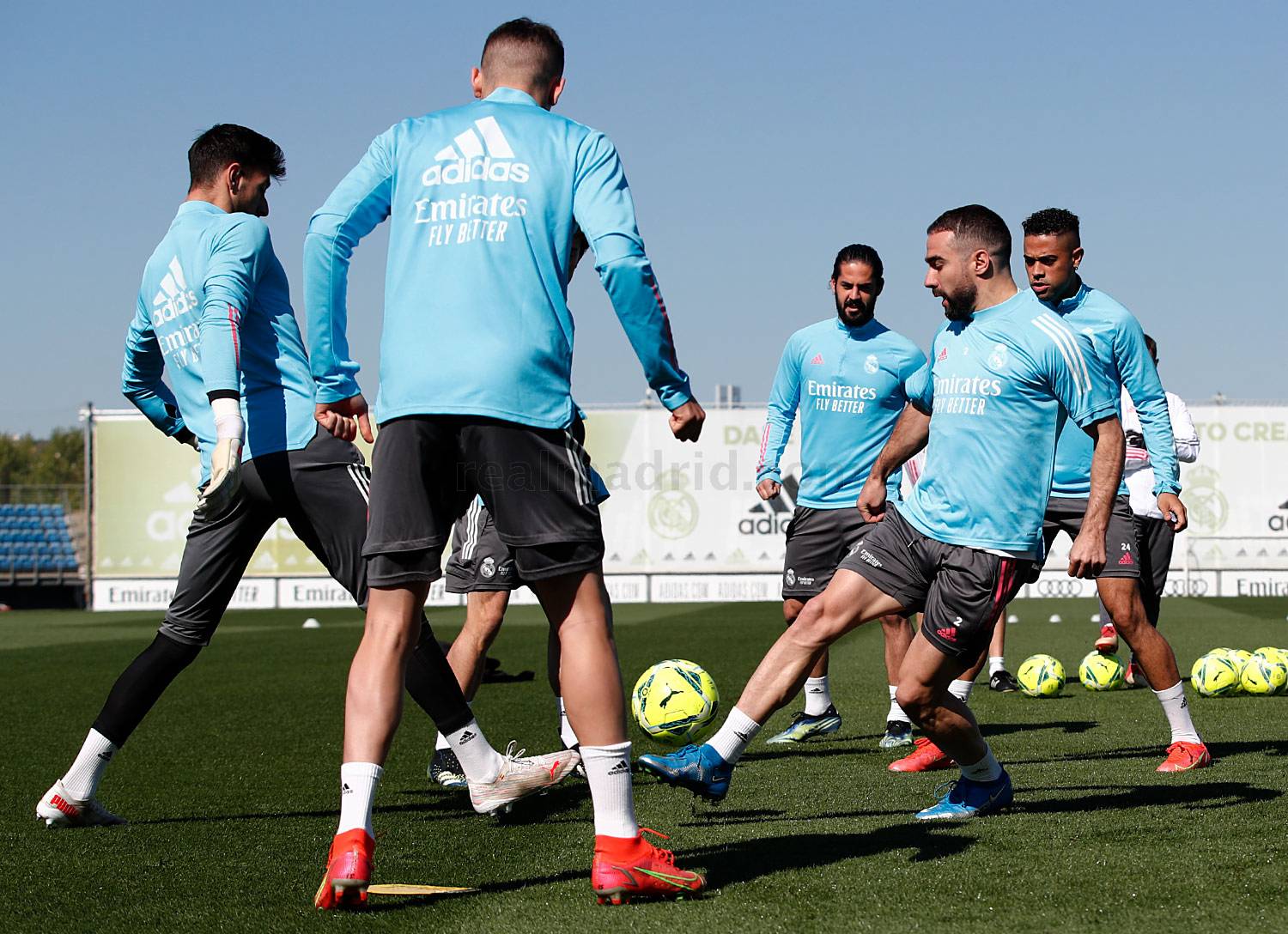 Новость на сайте FondoRuso.ru /assets/img//news/2021/2021-04-17-30-carvajal.jpeg