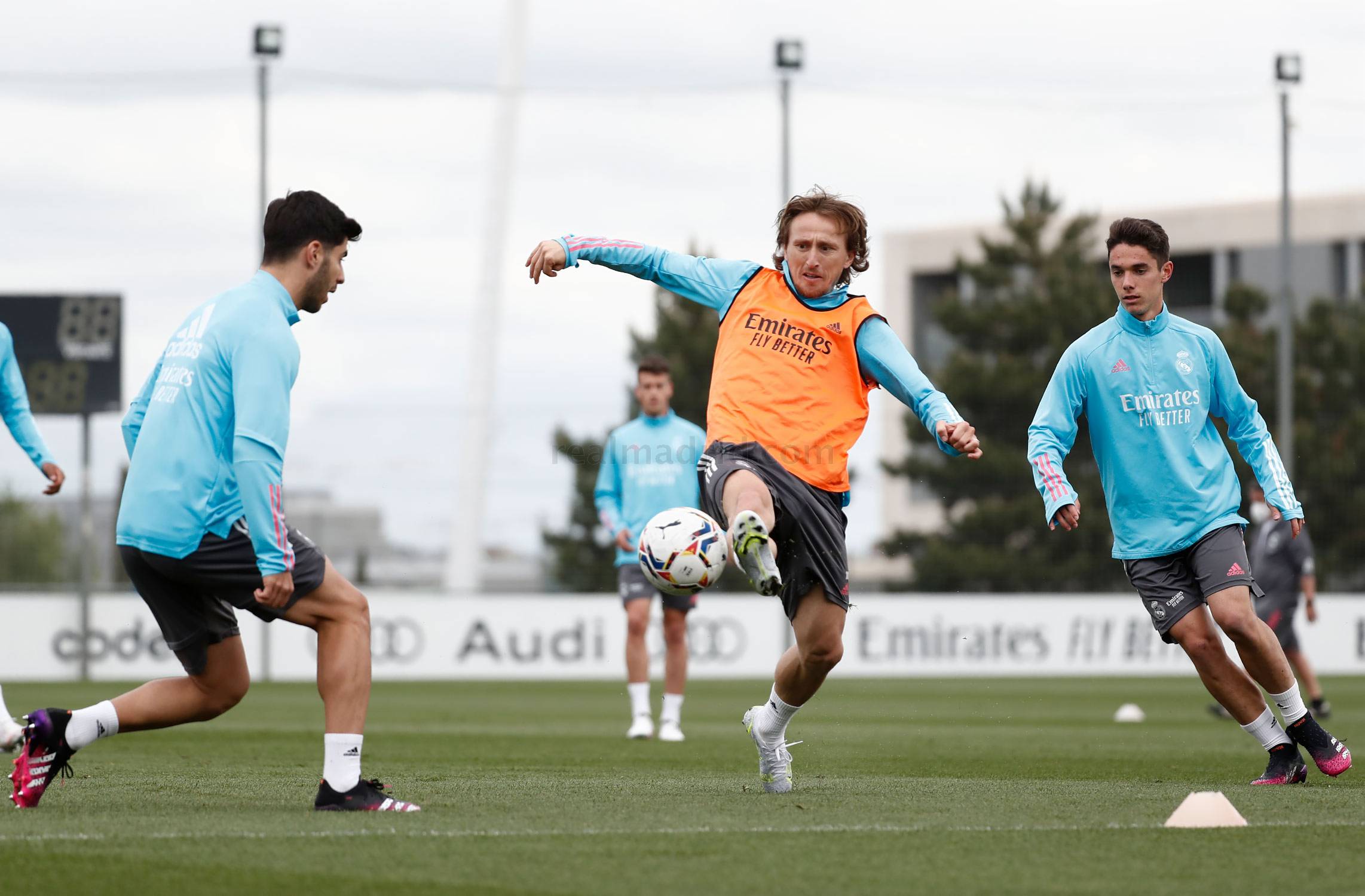 Новость на сайте FondoRuso.ru /assets/img//news/2021/2021-04-23-38-modric.jpg