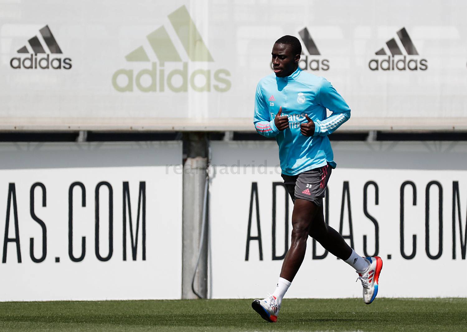 Новость на сайте FondoRuso.ru /assets/img//news/2021/2021-04-30-11-trenirovka-3004-mendi.jpg