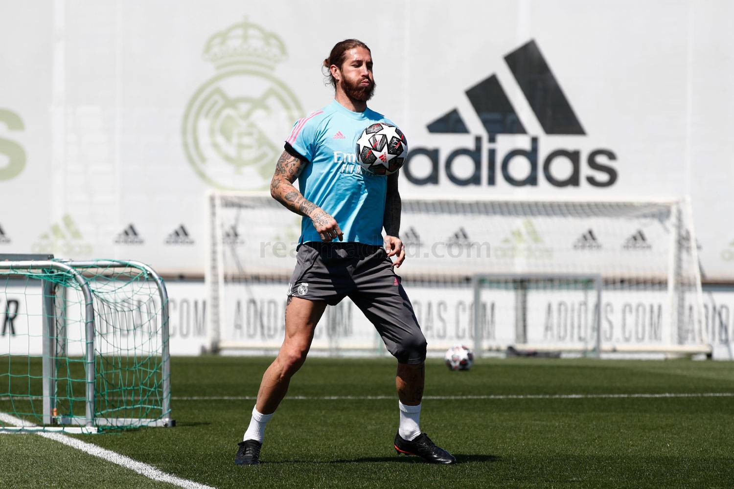 Новость на сайте FondoRuso.ru /assets/img//news/2021/2021-05-02-28-ramos.jpeg