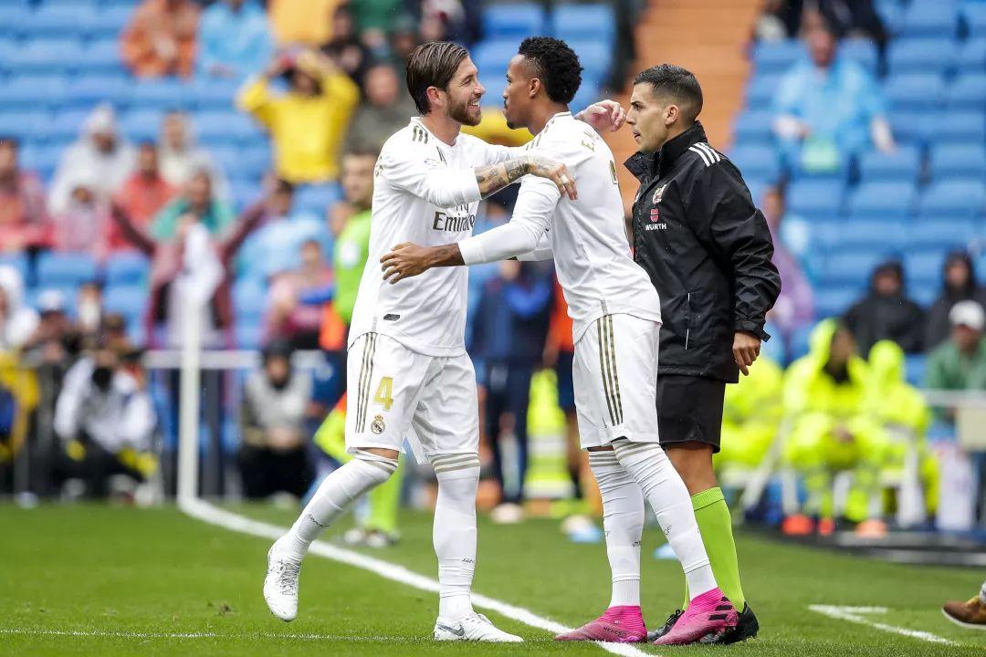 Новость на сайте FondoRuso.ru /assets/img//news/2021/2021-06-23-17-ramos-militao.jpeg