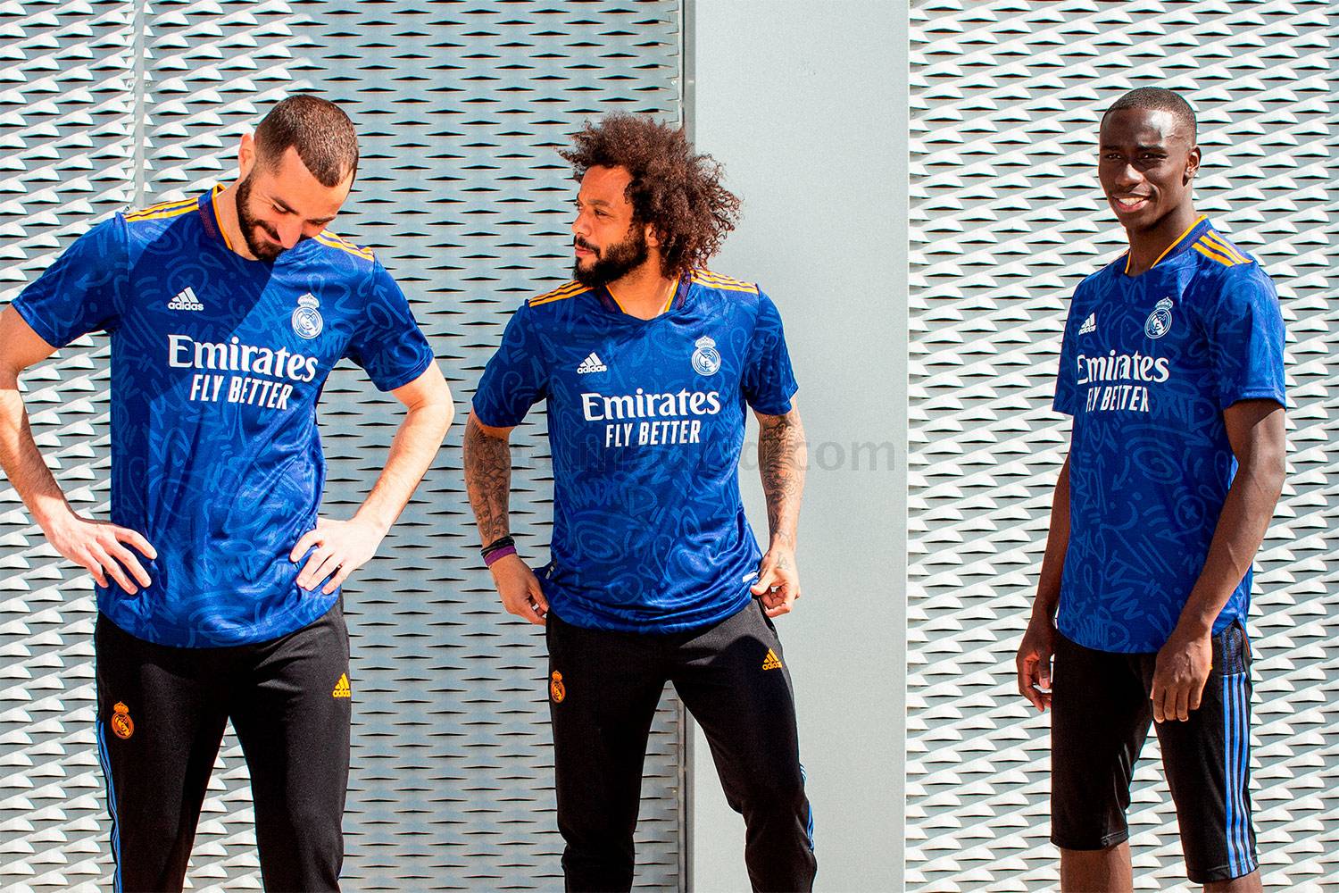 Новость на сайте FondoRuso.ru /assets/img//news/2021/2021-08-05-07-g-marcelo-benzema-mendy-3x2-away-pr-group-2d-3thumb7.jpg