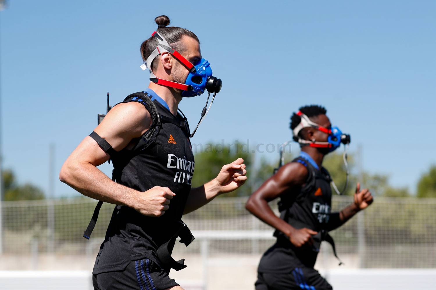 Новость на сайте FondoRuso.ru /assets/img//news/2021/2021-08-06-03-bale-vinicius.jpg