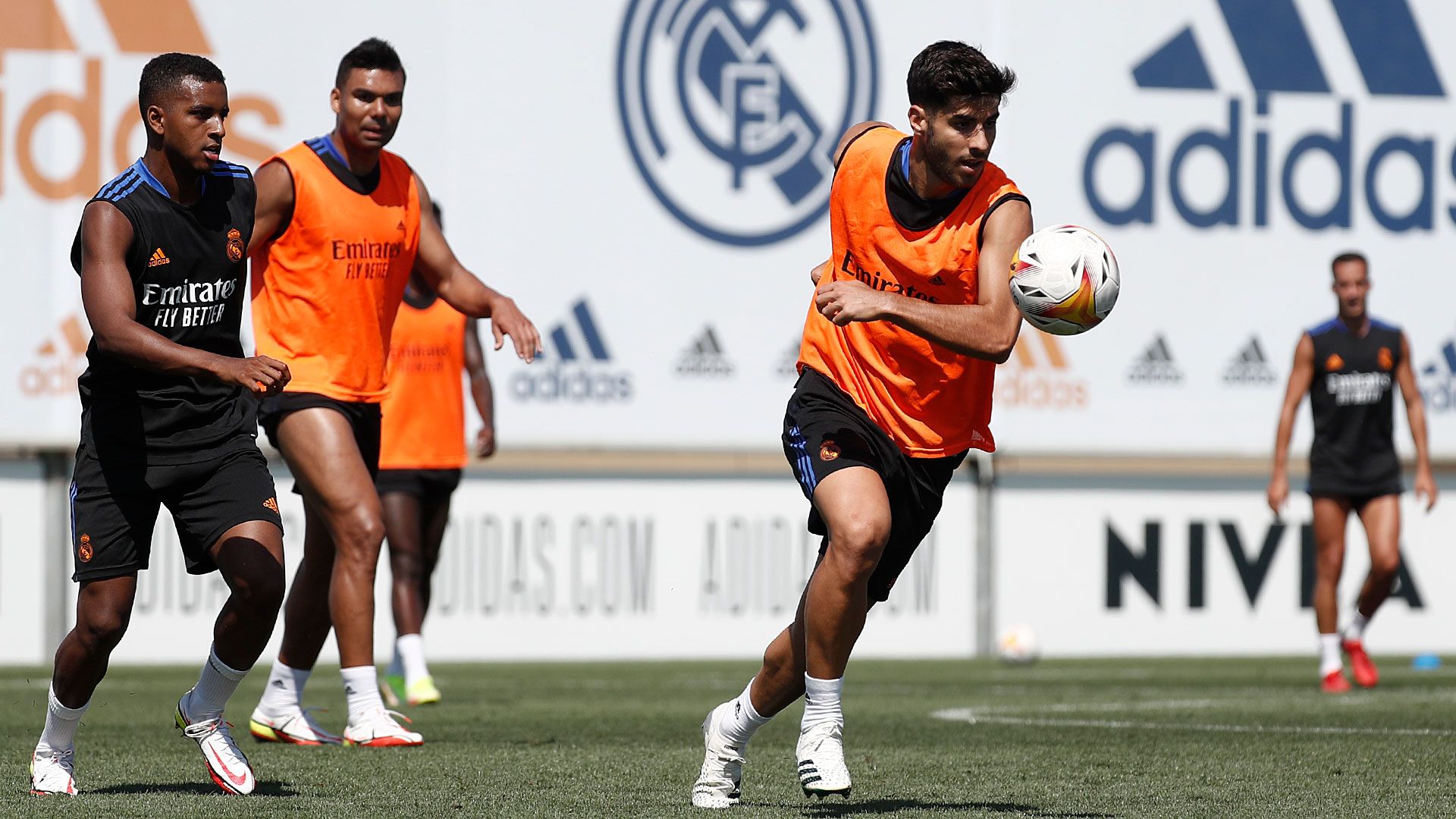 Новость на сайте FondoRuso.ru /assets/img//news/2021/2021-08-20-59-asensio.jpg