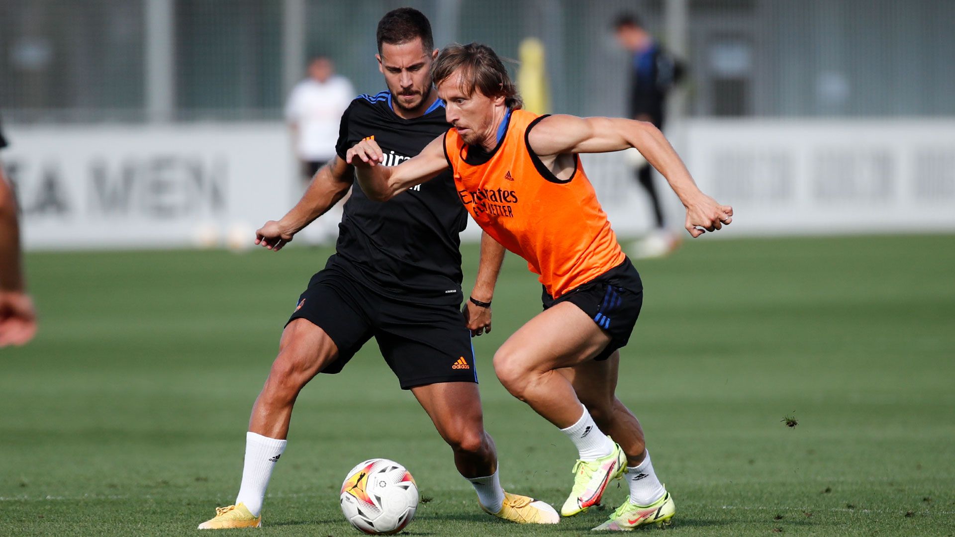 Новость на сайте FondoRuso.ru /assets/img//news/2021/2021-09-10-14-hazard-modric.jpeg