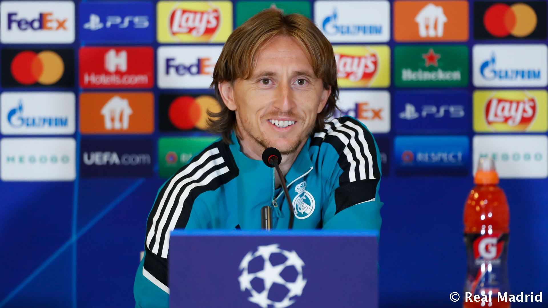 Новость на сайте FondoRuso.ru /assets/img//news/2021/2021-10-18-10-modric.jpg
