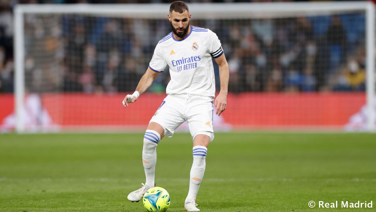 Новость на сайте FondoRuso.ru /assets/img//news/2021/2021-12-11-01-benzema.jpg