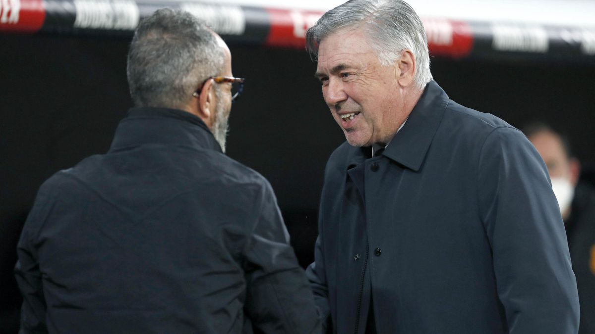 Новость на сайте FondoRuso.ru /assets/img//news/2021/2021-12-20-19-ancelotti-1.jpeg