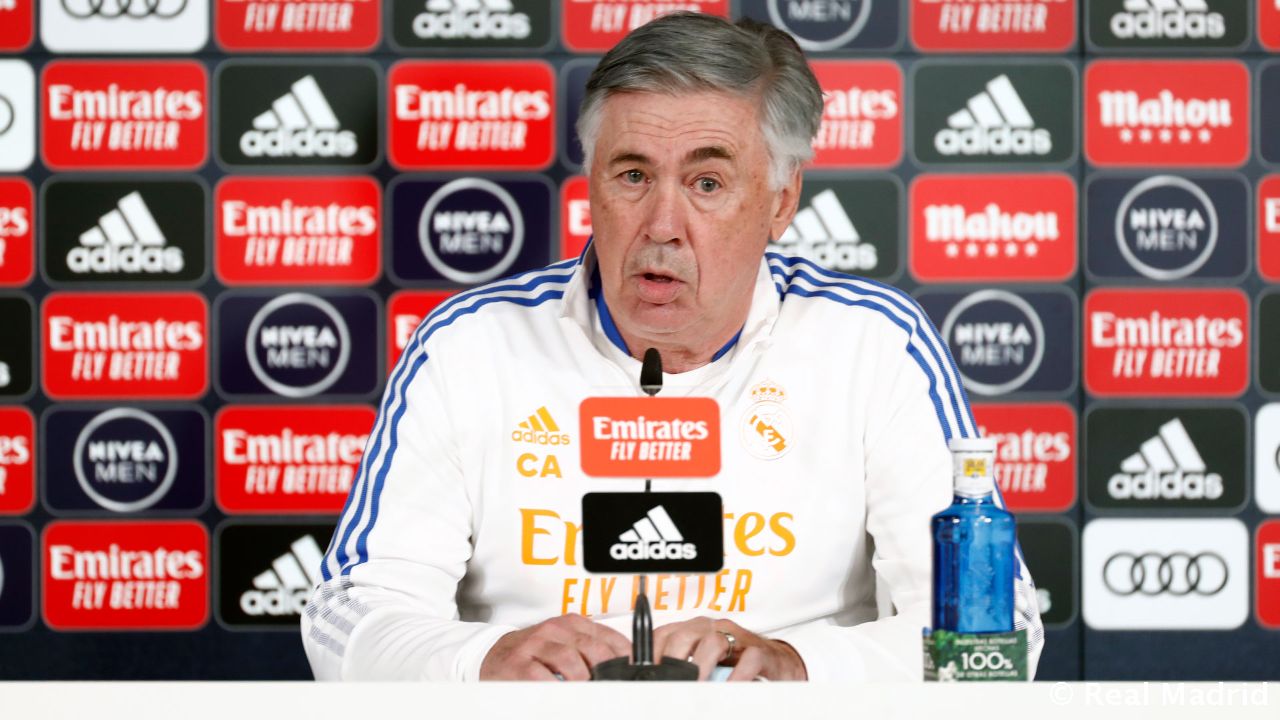 Новость на сайте FondoRuso.ru /assets/img//news/2021/2022-01-08-20-ancelotti.jpg