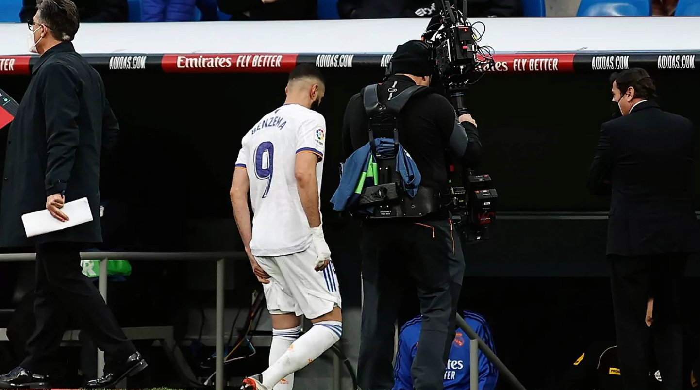 Новость на сайте FondoRuso.ru /assets/img//news/2021/2022-01-24-21-benz.jpg