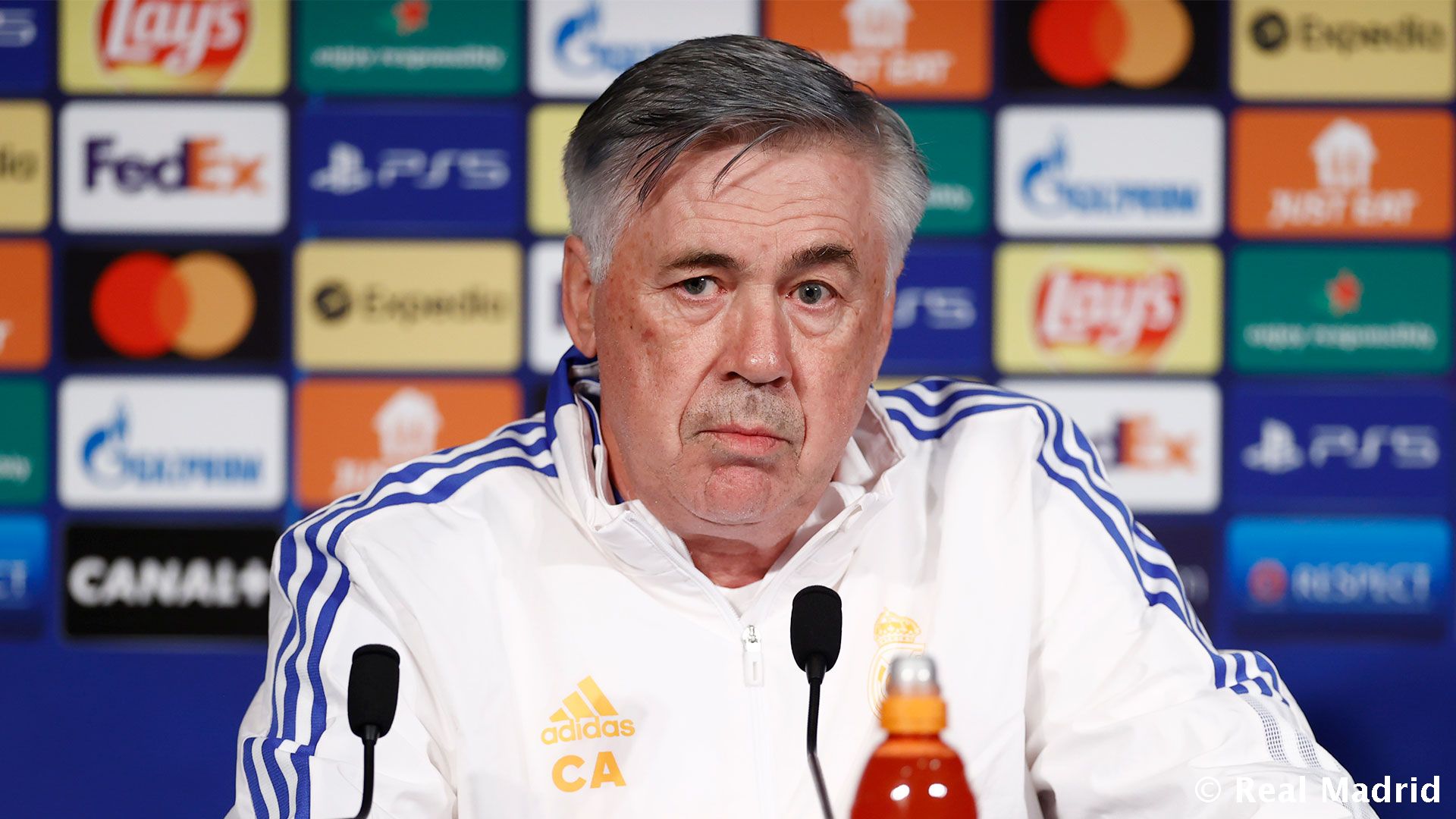 Новость на сайте FondoRuso.ru /assets/img//news/2021/2022-02-15-50-ancelotti.jpeg
