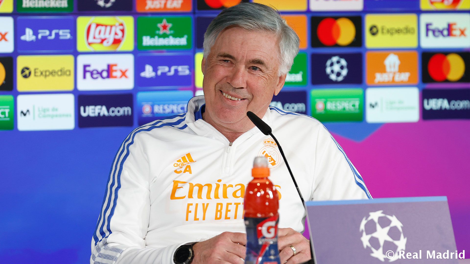 Новость на сайте FondoRuso.ru /assets/img//news/2021/2022-03-09-03-ancelotti.jpeg