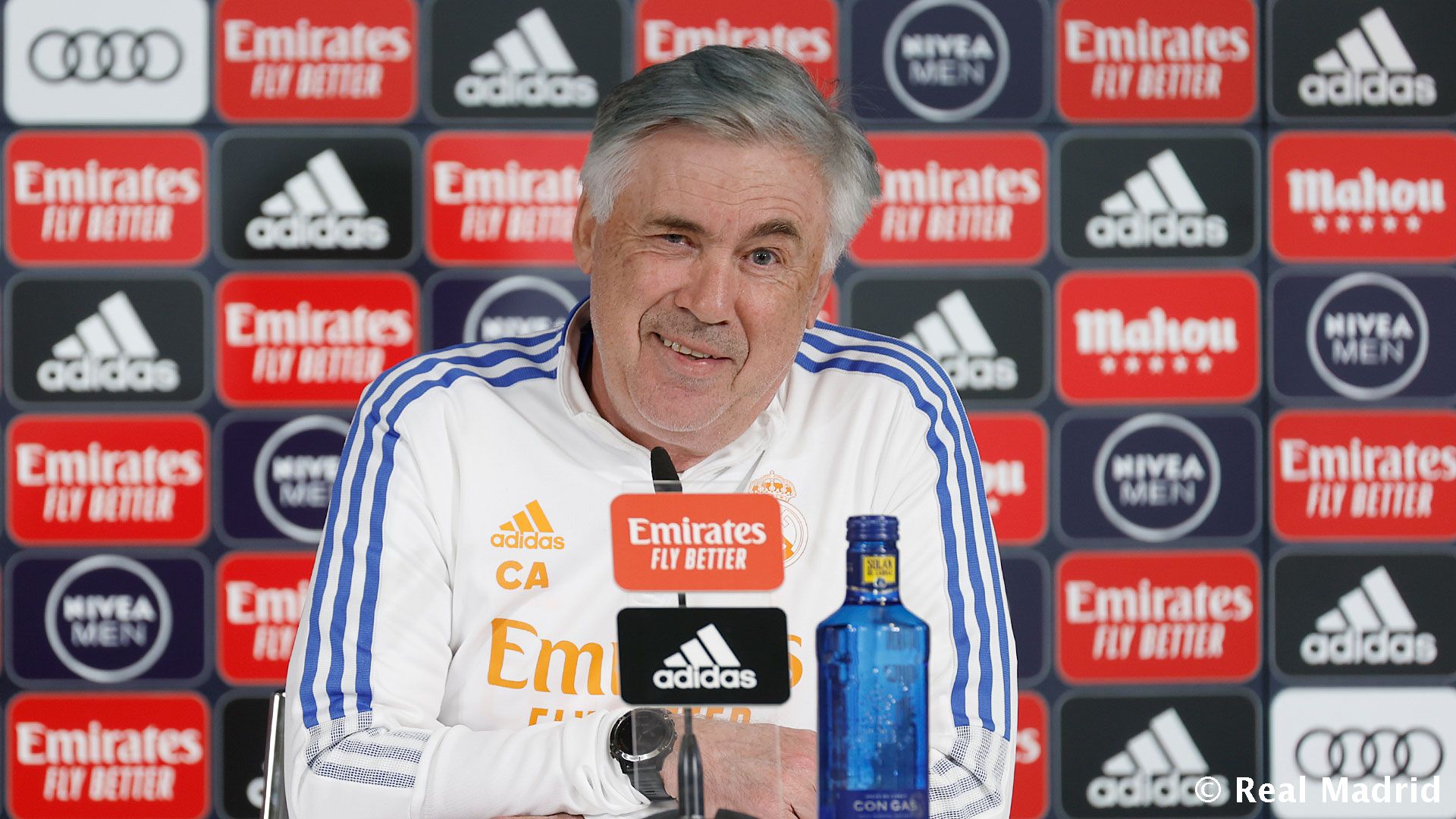 Новость на сайте FondoRuso.ru /assets/img//news/2021/2022-03-13-44-ancelotti.jpeg