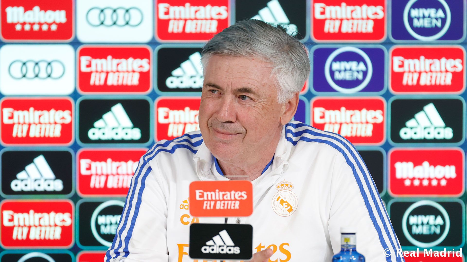 Новость на сайте FondoRuso.ru /assets/img//news/2021/2022-04-17-51-ancelotti.jpeg