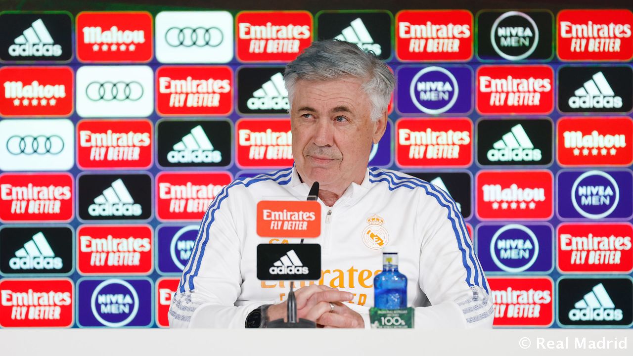 Новость на сайте FondoRuso.ru /assets/img//news/2021/2022-04-19-22-ancelotti.jpg