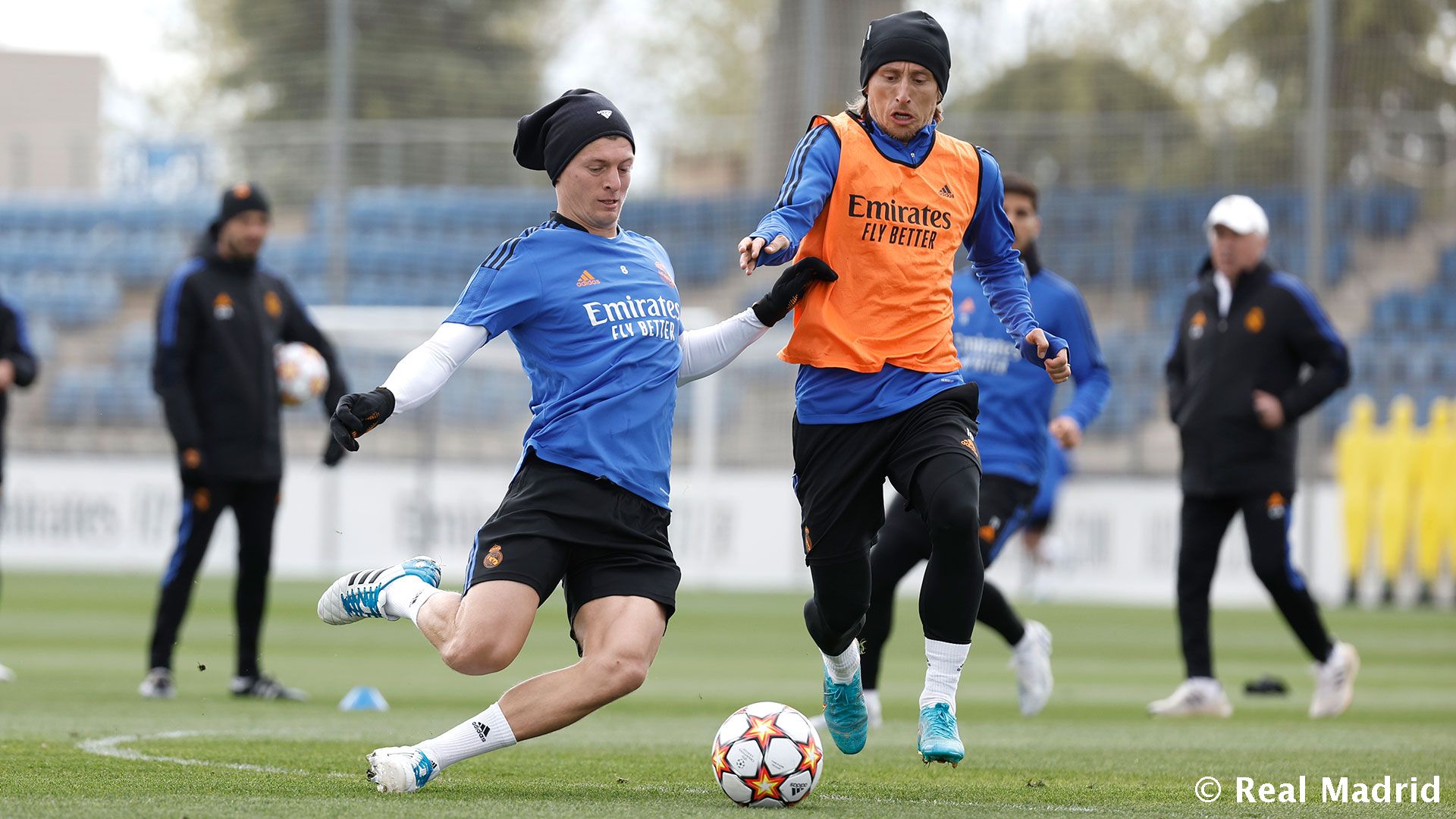 Новость на сайте FondoRuso.ru /assets/img//news/2021/2022-04-24-49-kroos-modric.jpeg