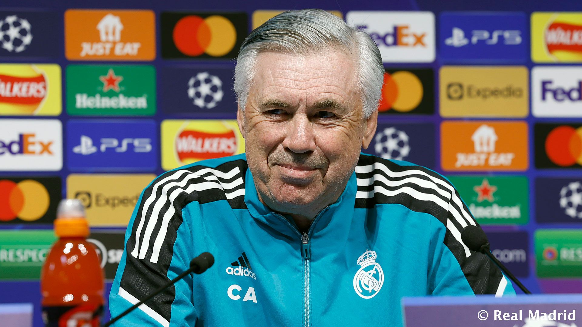 Новость на сайте FondoRuso.ru /assets/img//news/2021/2022-04-26-27-ancelotti.jpeg
