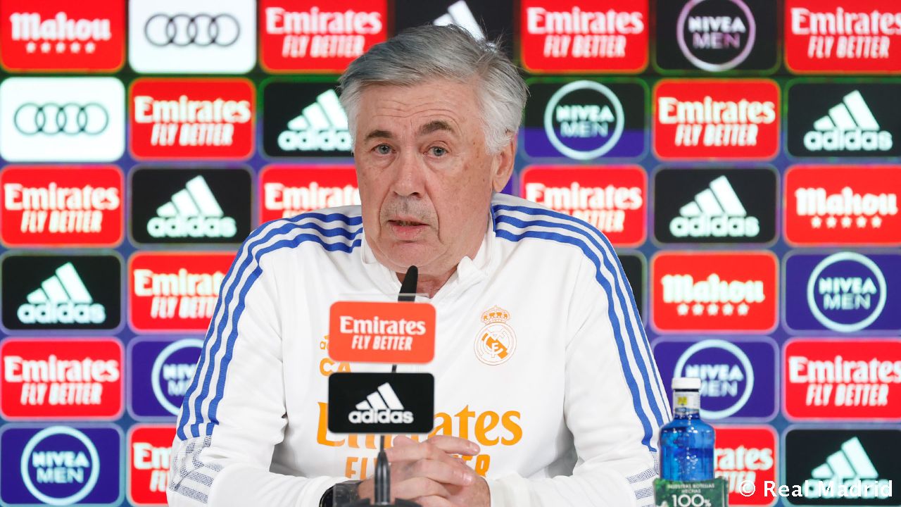 Новость на сайте FondoRuso.ru /assets/img//news/2021/2022-04-30-48-ancelotti.jpg
