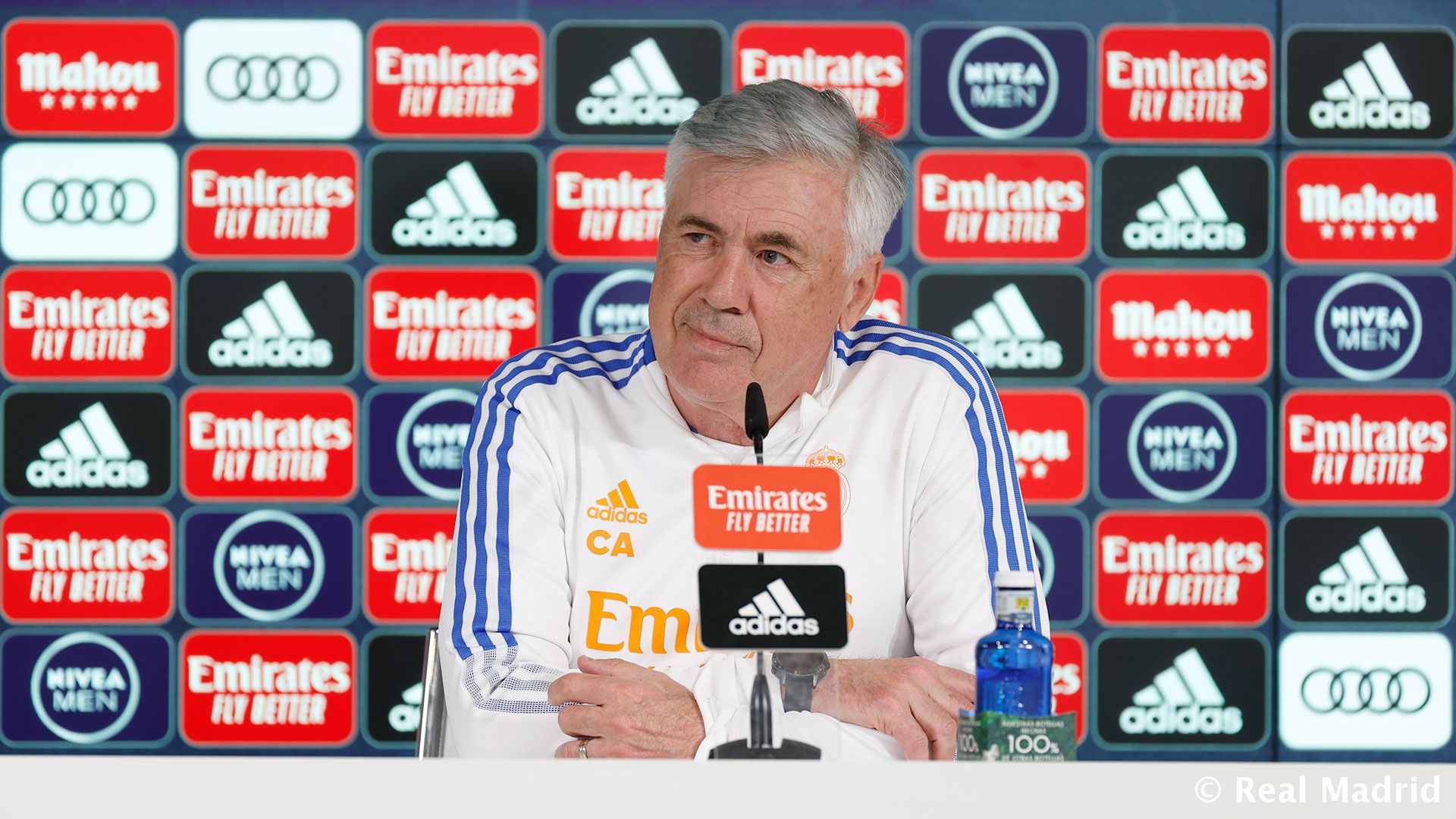 Новость на сайте FondoRuso.ru /assets/img//news/2021/2022-05-15-20-ancelotti.jpeg