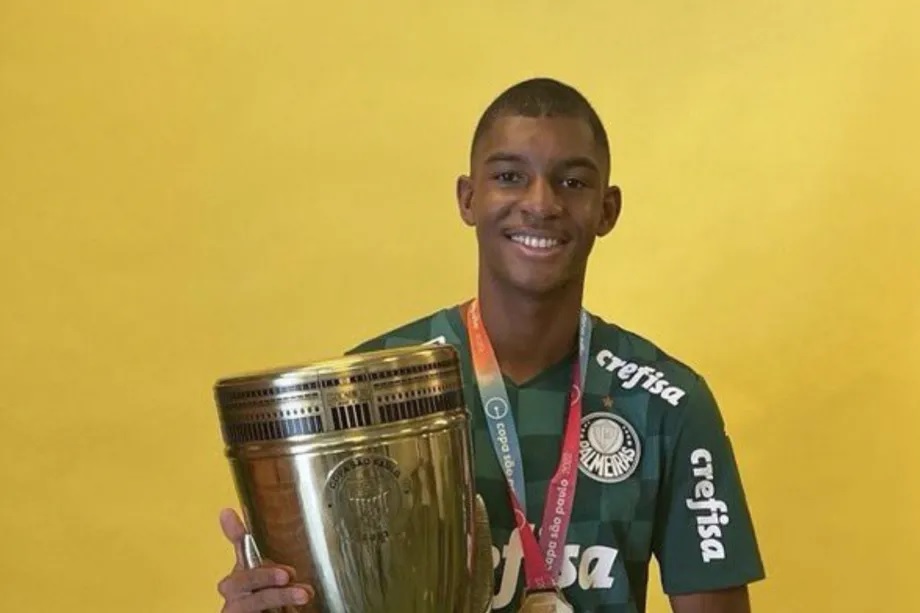 Новость на сайте FondoRuso.ru /assets/img//news/2021/2022-06-19-17-luis.jpg