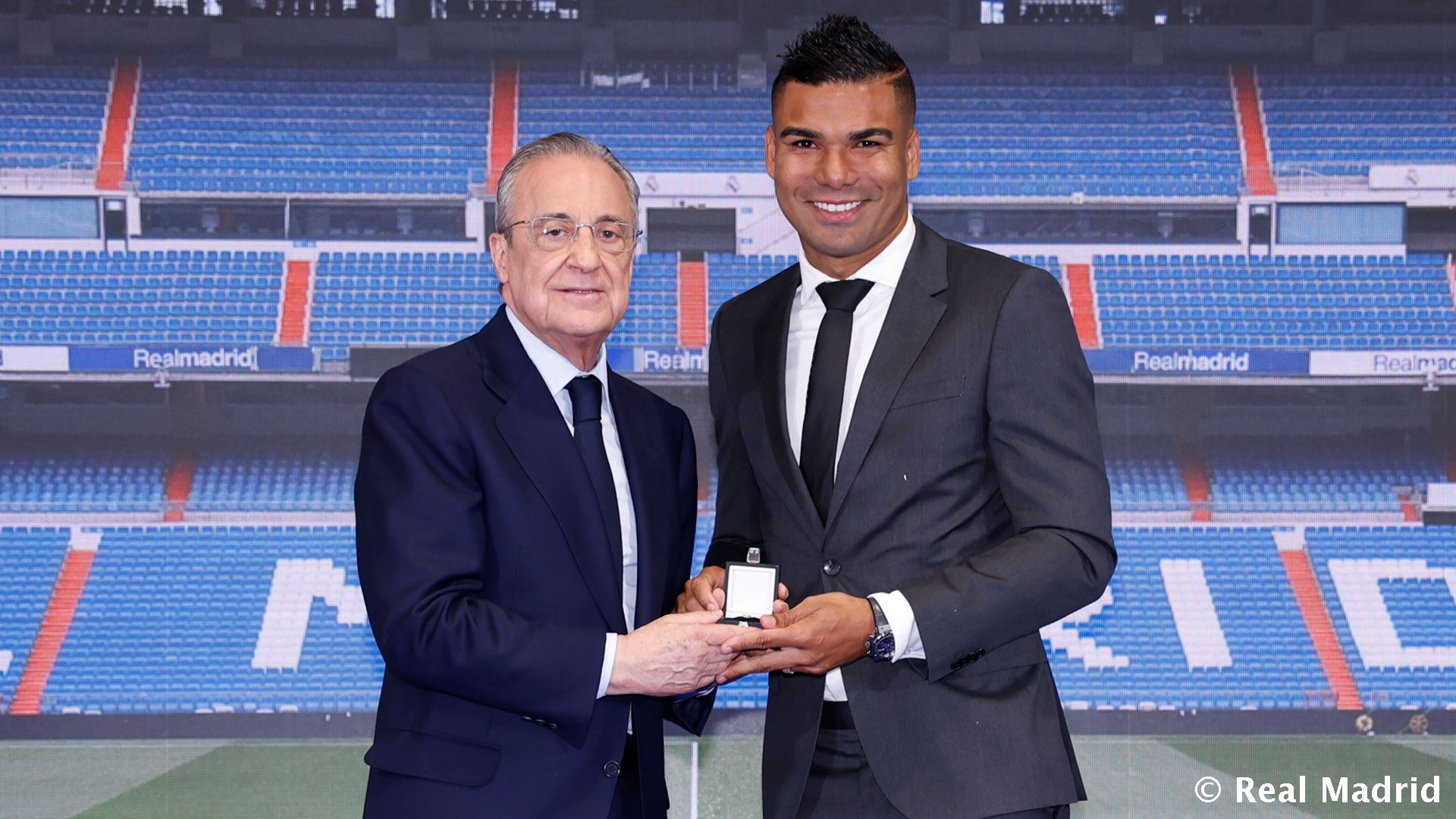 Новость на сайте FondoRuso.ru /assets/img//news/2021/2022-08-22-42-florentino-casemiro.jpeg