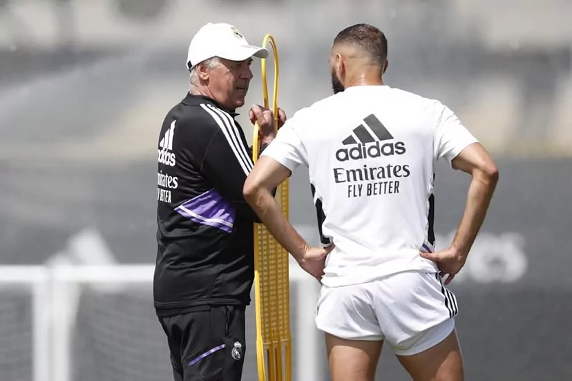 Новость на сайте FondoRuso.ru /assets/img//news/2021/2022-08-23-14-ancelotti.jpg