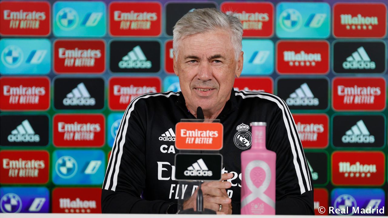 Новость на сайте FondoRuso.ru /assets/img//news/2021/2022-10-07-32-ancelotti.jpg