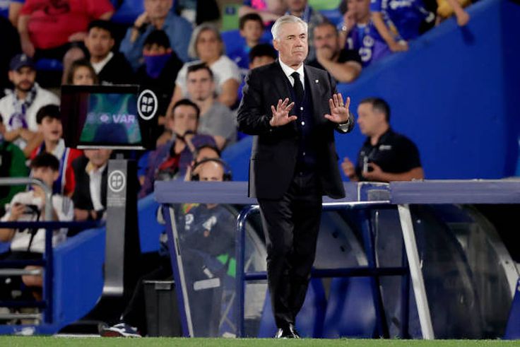 Новость на сайте FondoRuso.ru /assets/img//news/2021/2022-10-11-32-ancelotti.jpg