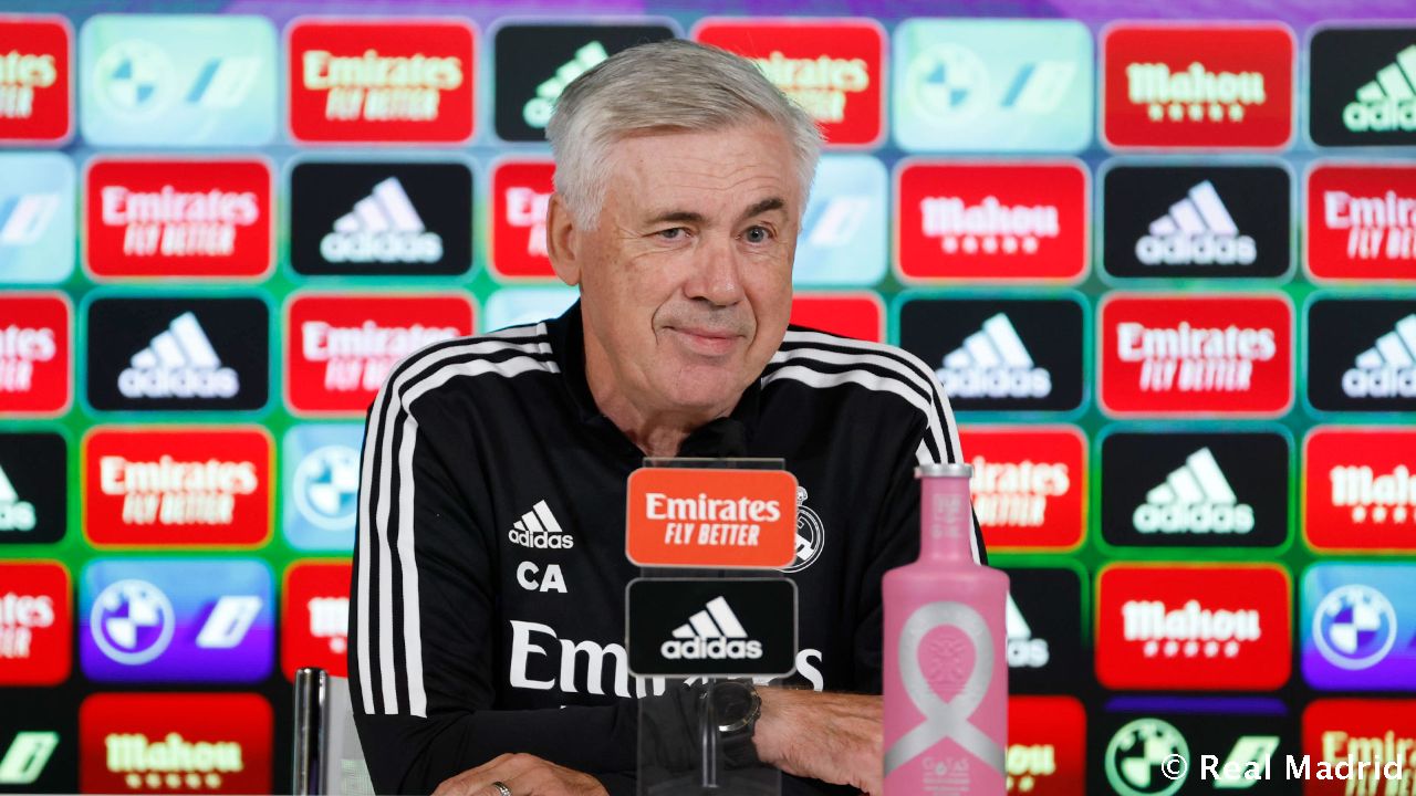 Новость на сайте FondoRuso.ru /assets/img//news/2021/2022-10-21-29-ancelotti.jpg