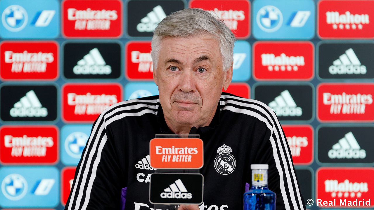 Новость на сайте FondoRuso.ru /assets/img//news/2021/2022-11-06-32-ancelotti.jpg