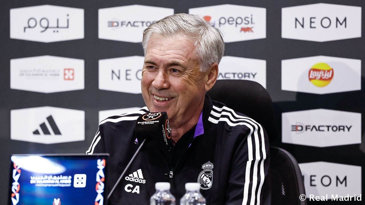 Новость на сайте FondoRuso.ru /assets/img//news/2022/2023-01-11-56-ancelotti.jpg