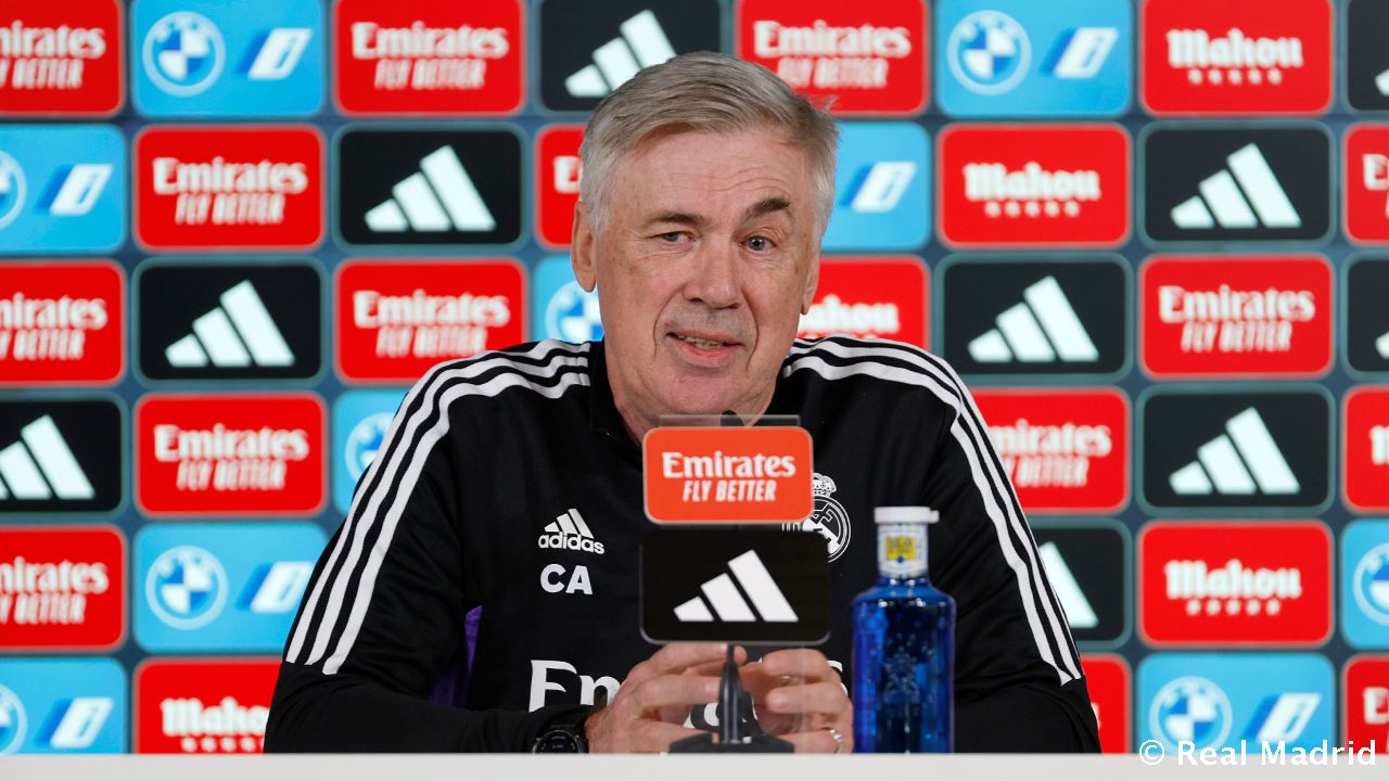 Новость на сайте FondoRuso.ru /assets/img//news/2022/2023-01-18-03-ancelotti.jpg