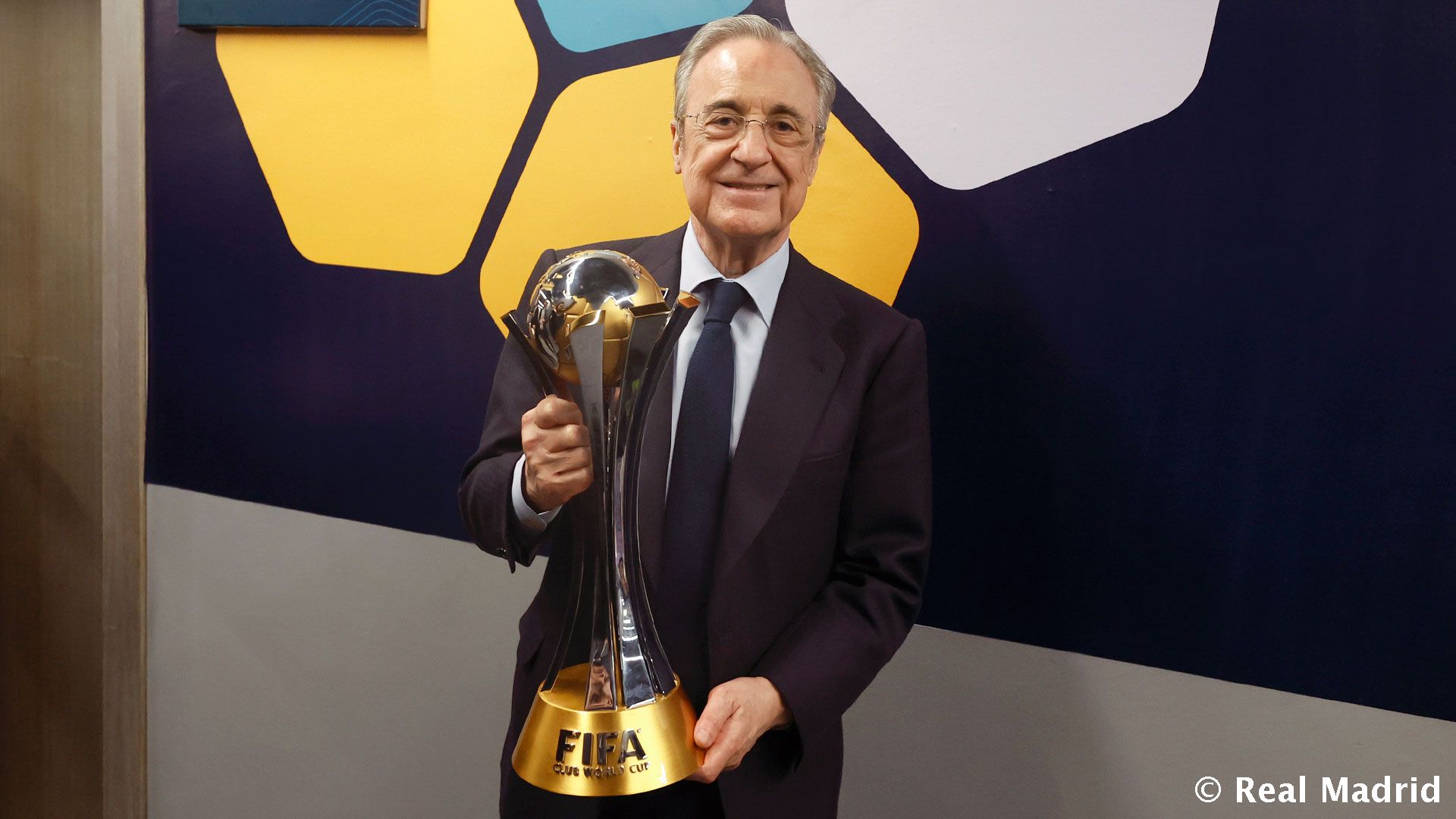 Новость на сайте FondoRuso.ru /assets/img//news/2022/2023-02-12-19-perez.jpg