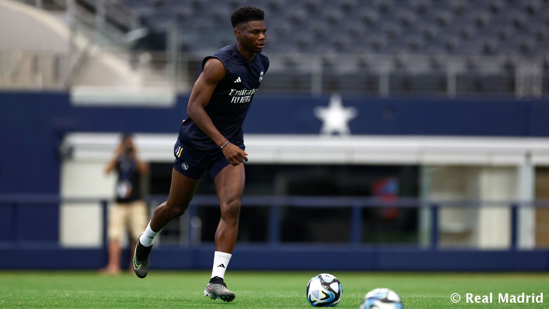 Новость на сайте FondoRuso.ru /assets/img//news/2023/2023-08-01-26-tchouameni.jpg