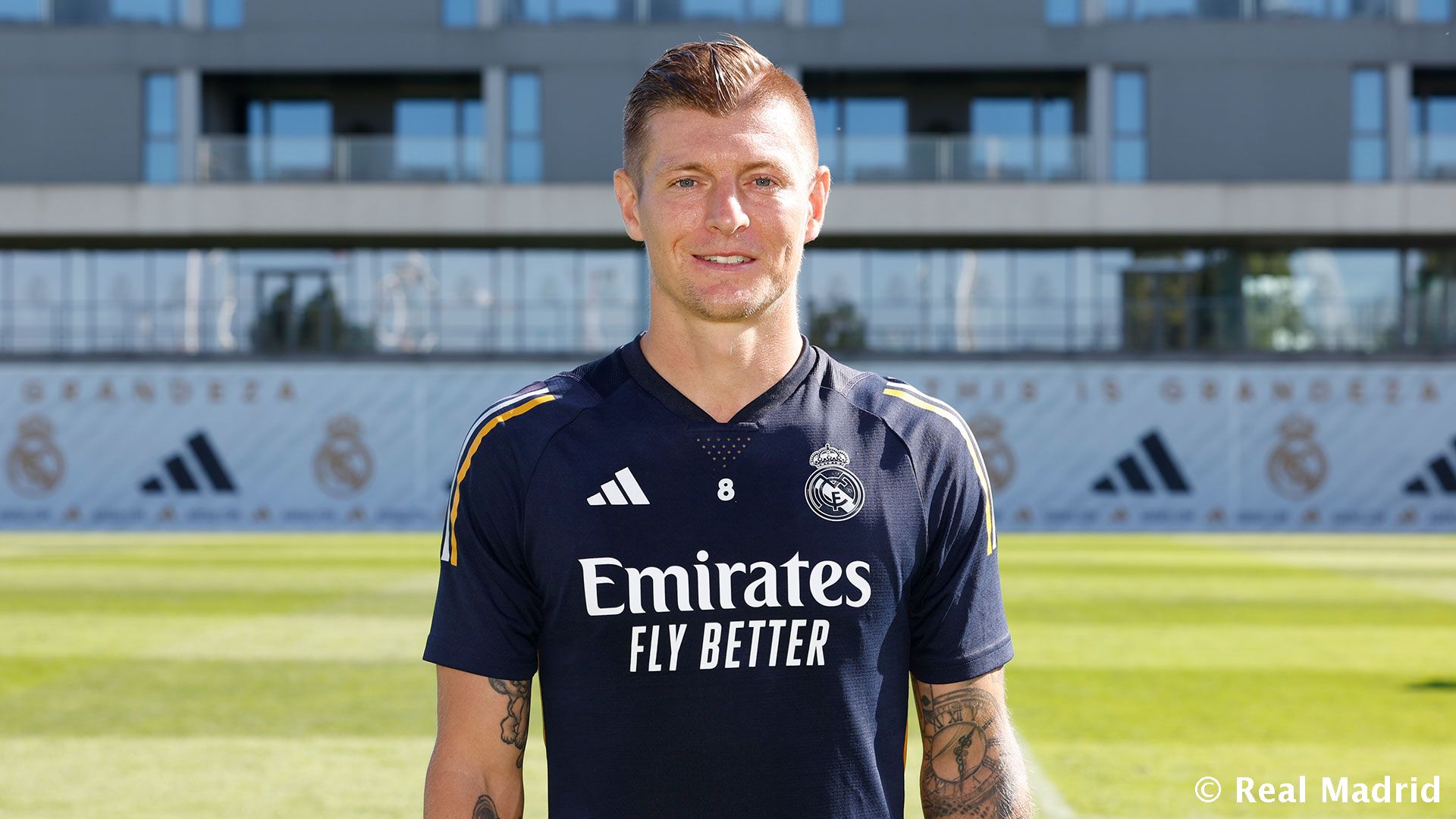 Новость на сайте FondoRuso.ru /assets/img//news/2023/2023-10-14-20-kross.jpeg