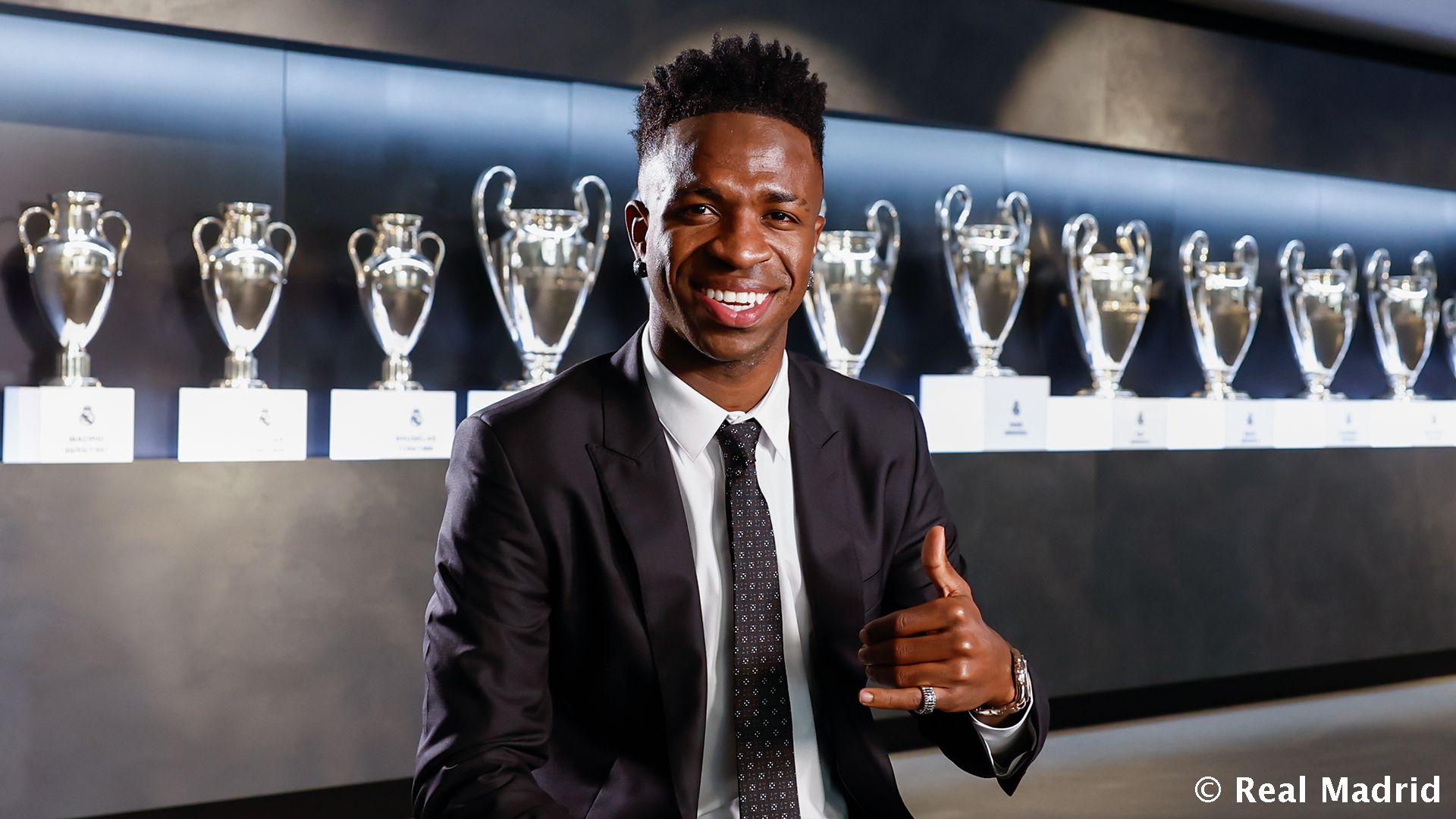 Новость на сайте FondoRuso.ru /assets/img//news/2023/2023-11-02-34-vinicius.jpg