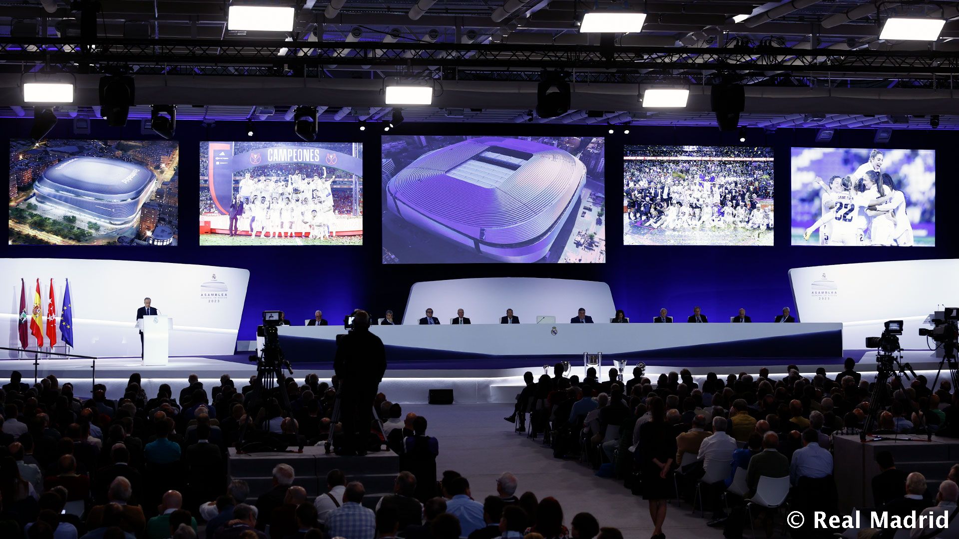 Новость на сайте FondoRuso.ru /assets/img//news/2023/2023-11-12-37-asamblea-general4.jpg