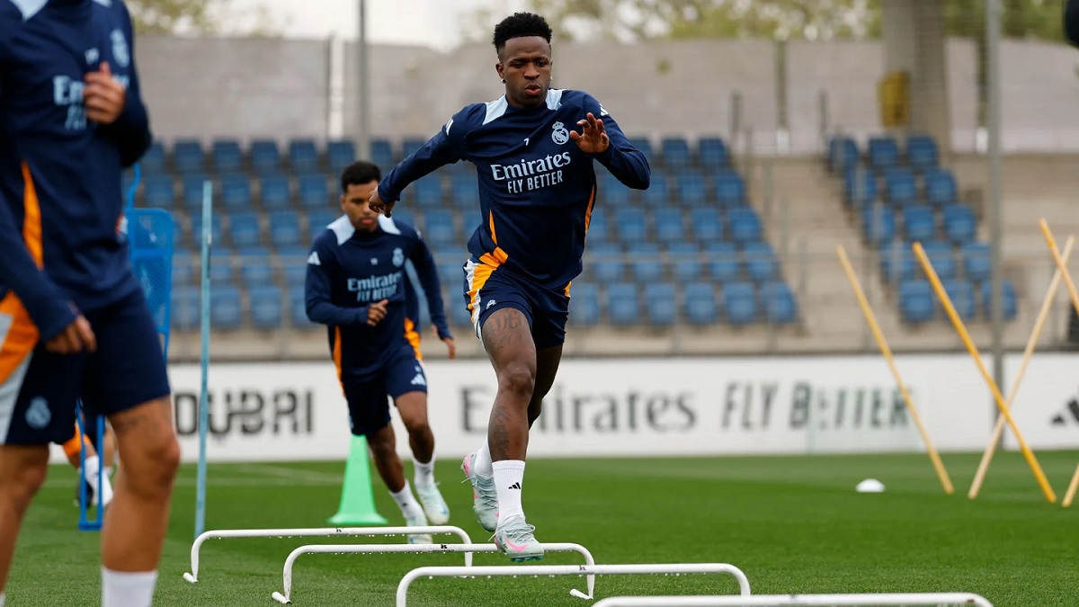 Новость на сайте FondoRuso.ru /assets/img//news/2025/2025-04-22-23-training.jpg