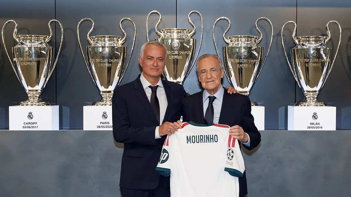 Новость на сайте FondoRuso.ru /news/2026/2026-08-18-36-mourinho.jpg