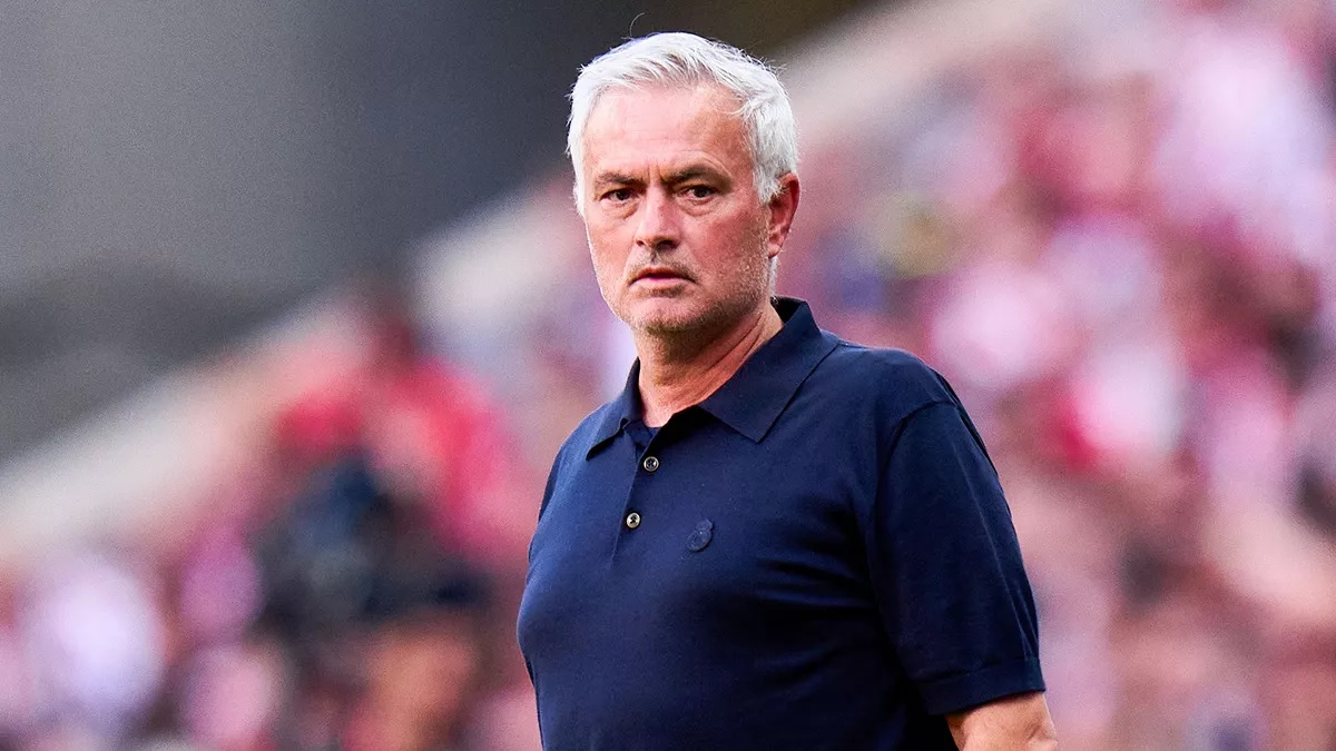 Новость на сайте FondoRuso.ru /news/2026/2026-09-21-25-mourinho.jpg