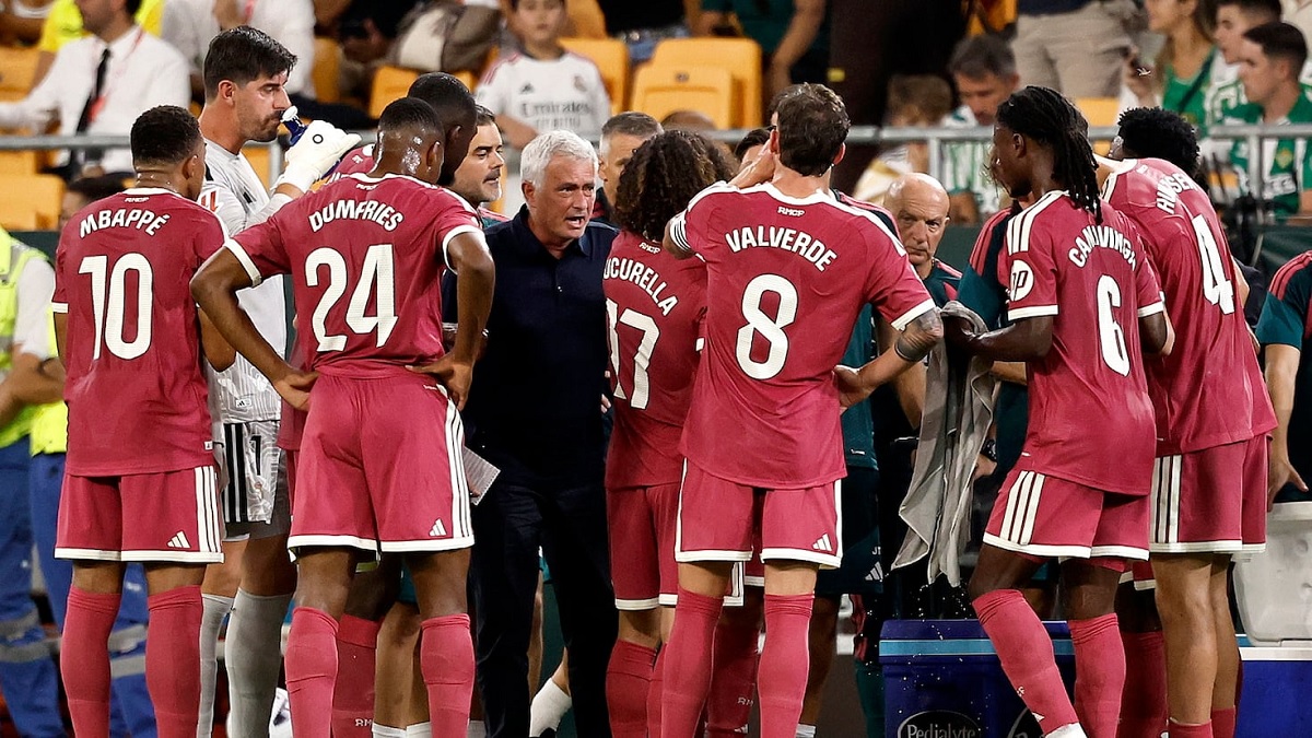 Новость на сайте FondoRuso.ru /assets/img//news/2026/2026-09-27-03-mourinho.jpg